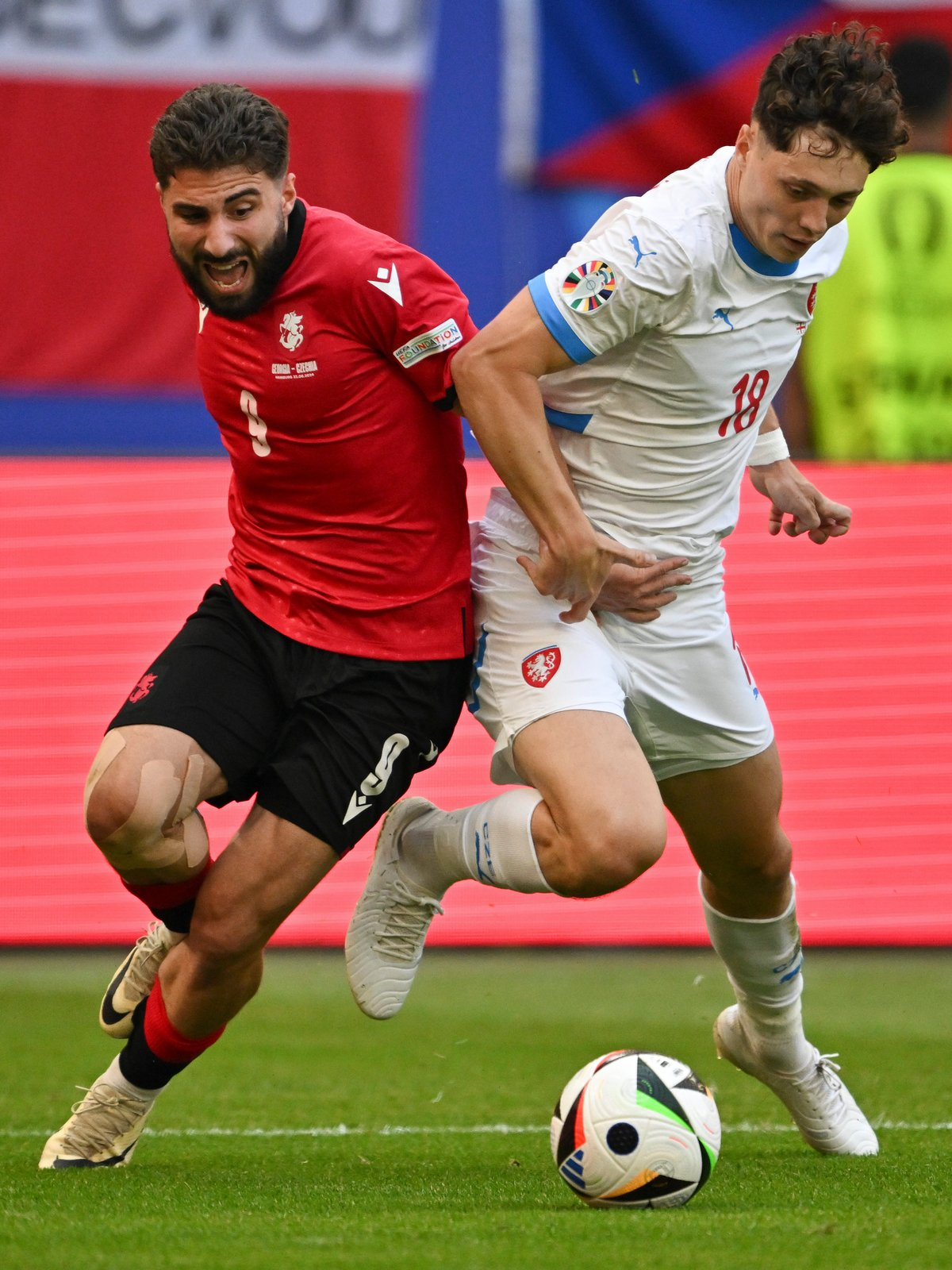 捷克队反思失利，明确下轮战术调整计划的简单介绍