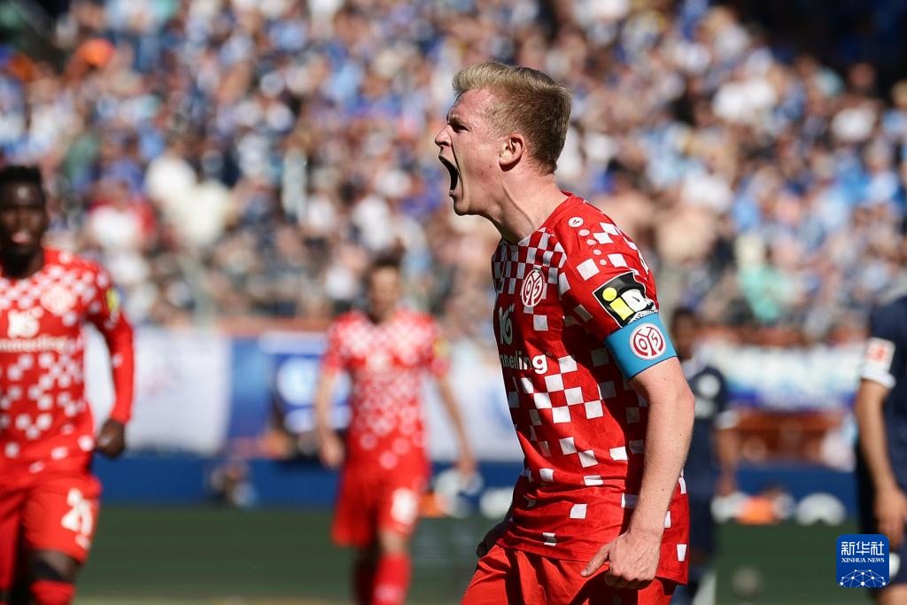 爱游戏官网-包含美因茨在主场告捞性，德甲前景蒙上阴影的词条