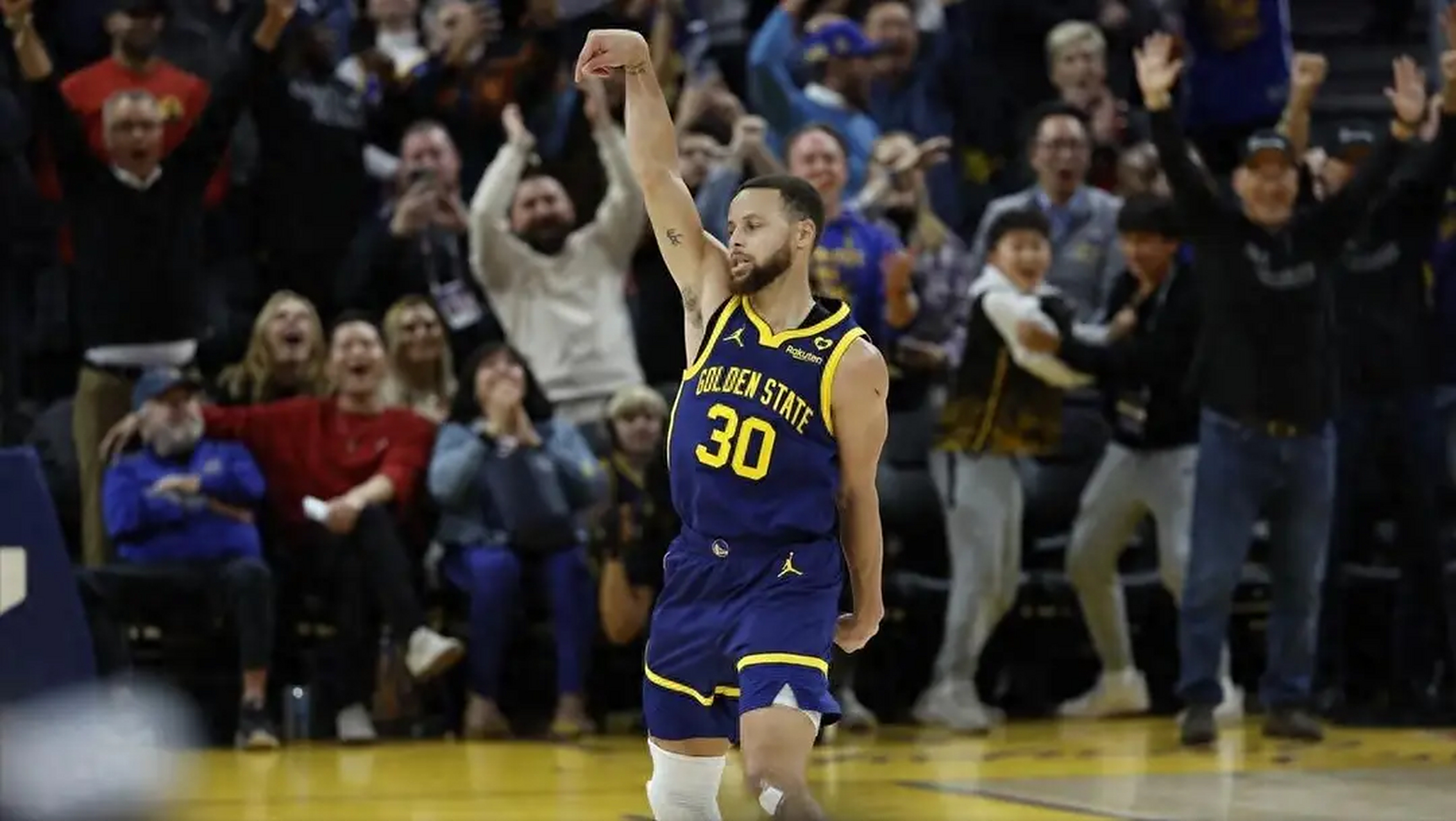 库里独揽38分，勇士逆转击败湖人