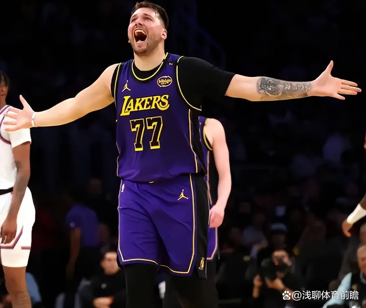 快船胜湖人，占领西部榜首