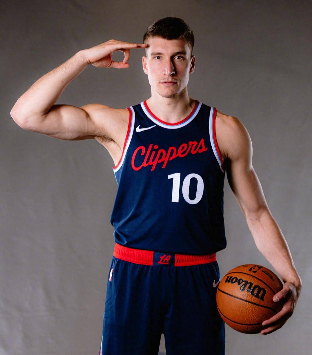 爱游戏亚洲官网-快船绝杀小牛，莱纳德全场最高分