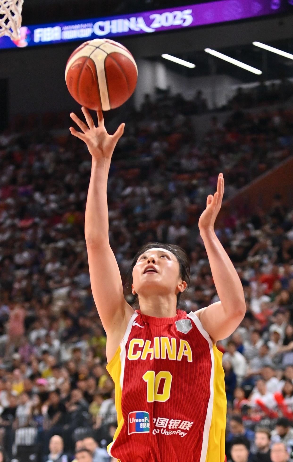 爱游戏在线-韩国女篮表现抢眼，赢得观众喝彩